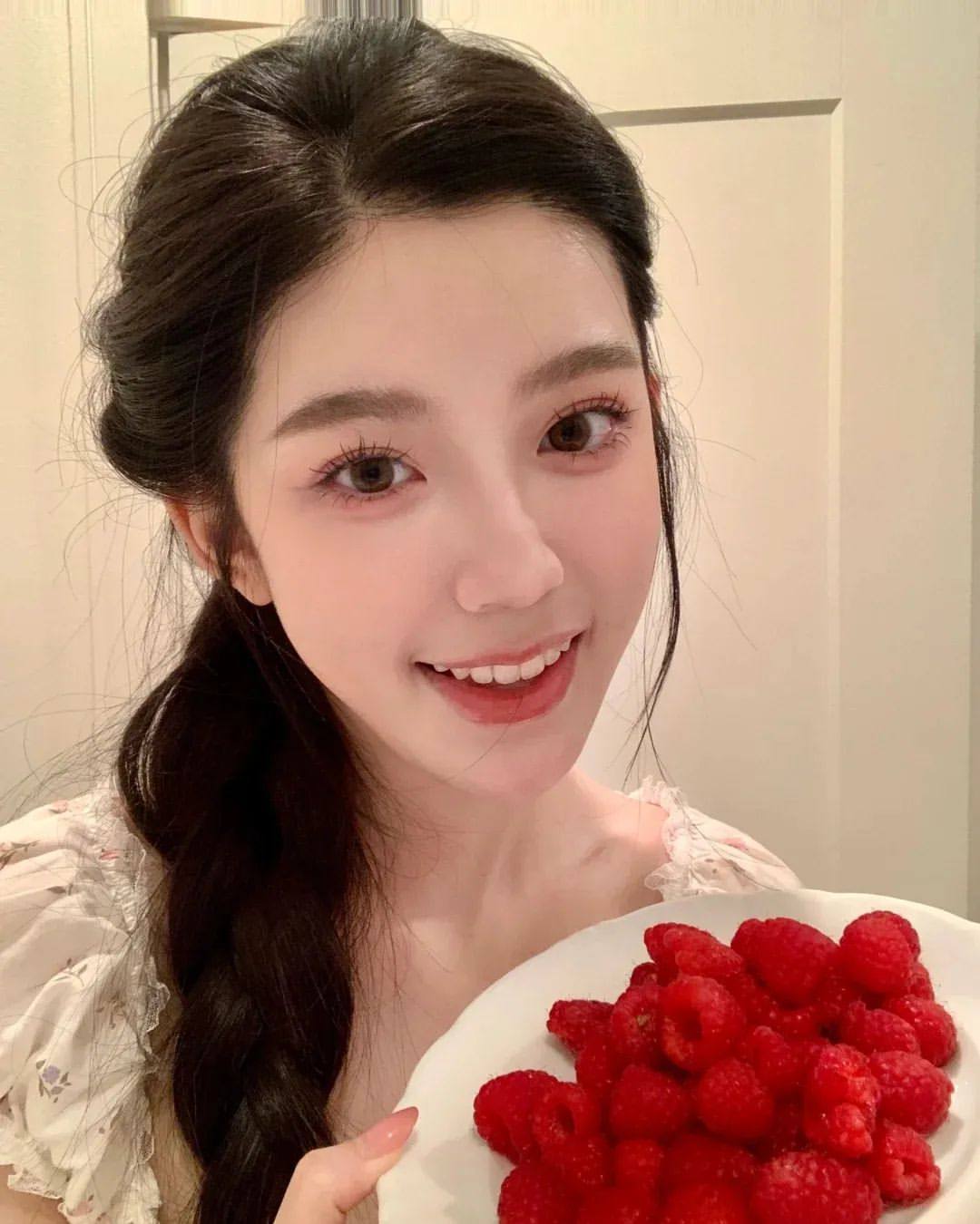 亚洲精品美女色诱在线播放
